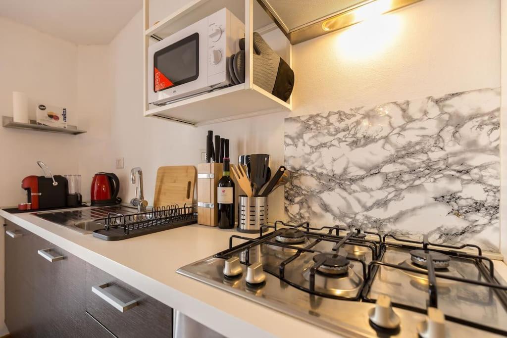 Apartment Unique & Strategic Flat, 50m From M4 Station Milan
