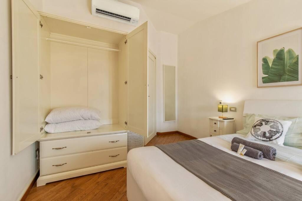 Unique & Strategic Flat, 50m From M4 Station Milan