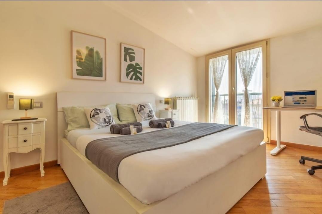Apartment Unique & Strategic Flat, 50m From M4 Station Milan